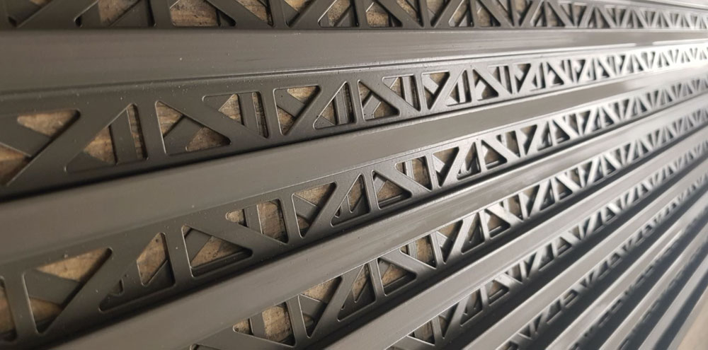 Coloured movement joints